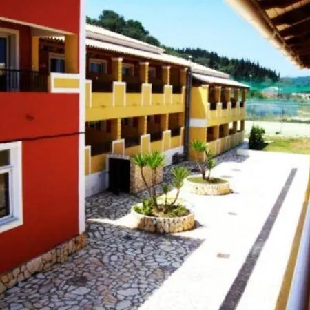 Alexis Pool Hotel
