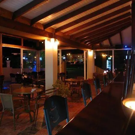 Alexis Pool Hotel 3*